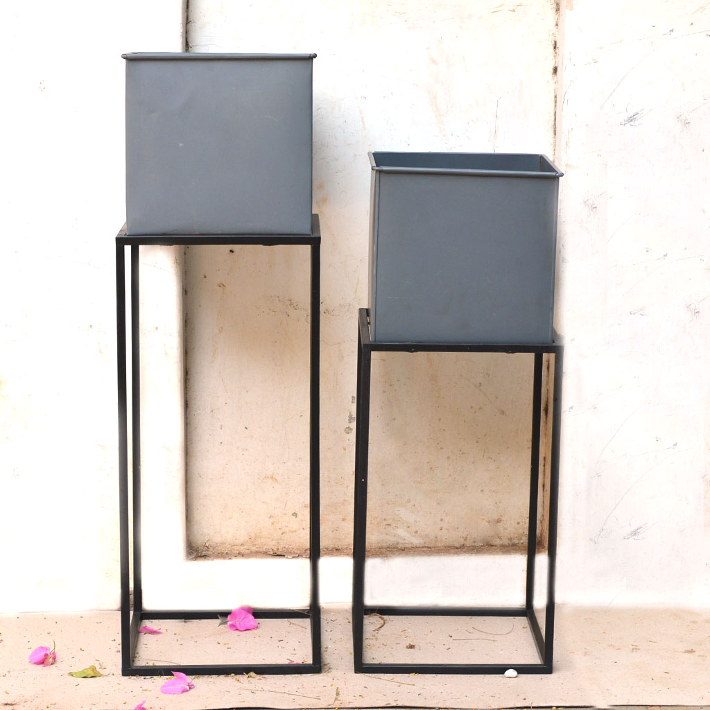 Gravel Grey Metal Pot With Stand (Set Of 2)
