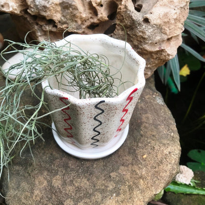  Zig Zag Cream Ceramic Pot With Tray