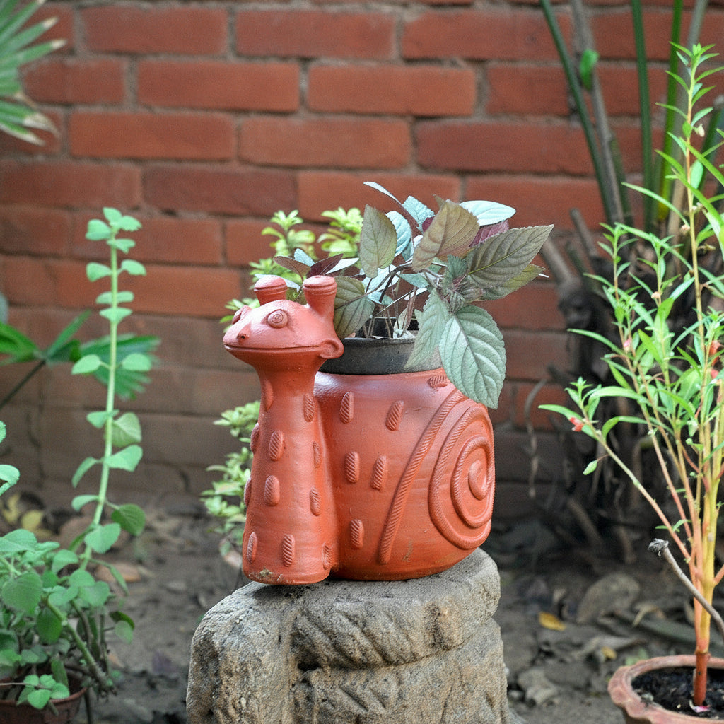  Terracotta Snail Brown Planter